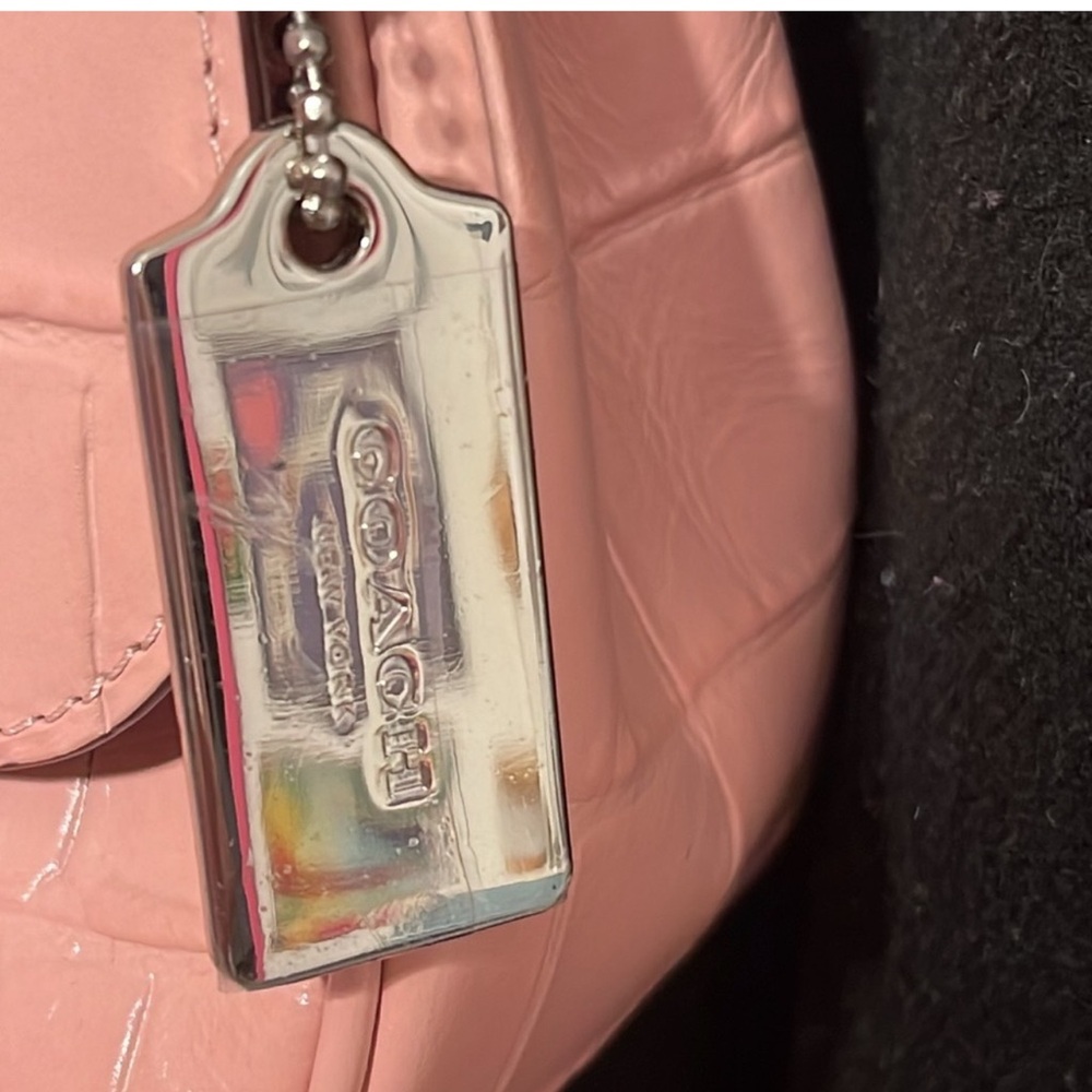 Pink Croc-Embossed Chain Shoulder Bag - Picture 5 of 8